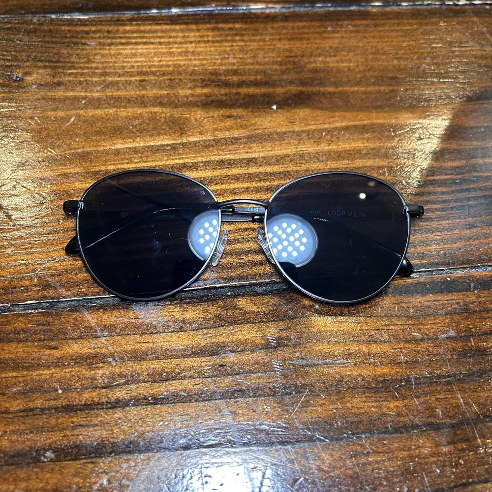 Quay Round Rim Sunglasses - Classic Stylish Shades